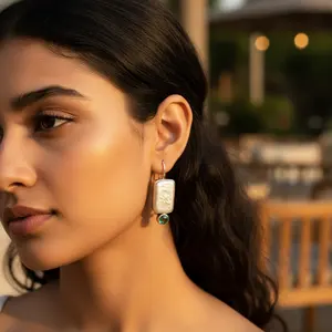 Boucles d'oreilles pendantes vintage en or plaqué, fleur, perle et émeraude pour femmes - Product Image 3