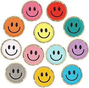 2024 Logo personnalisé presse à chaud Patch chapeau personnalisé patchs en chenille brodés fer à repasser sur visage souriant Patch de broderie - Product Image 1