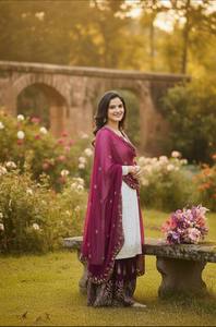 Presentando un nuevo conjunto de top, pantalón palazzo y dupatta con diseño de lentejuelas para fiestas. - Product Image 3