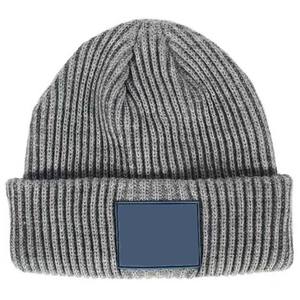 Gorro gráfico con letras 2025, gorros de punto con diamantes de imitación ostentosos, gorro cálido de invierno con Calavera, gorro para hombre - Product Image 1