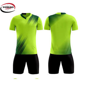 Conjunto de ropa de fútbol de secado rápido con logotipo personalizado, ropa deportiva de manga corta 5XL para hombres, mujeres y niños, camiseta de entrenamiento de equipo de fútbol - Product Image 3