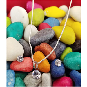 Combo de Collares Elegantes con Colgante de Cristal y Cristales Deslumbrantes para Mujer - Product Image 1