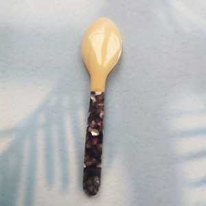 Ensemble de vaisselle jaune incrusté de cuillère en nacre, ustensiles artisanaux par VITRAPRO - Product Image 2