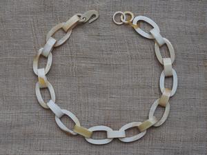 Collar de Lujo Hecho a Mano con Cuerno de Búfalo, Joyería Natural y Sostenible para Mujer, Alta Calidad - Product Image 3