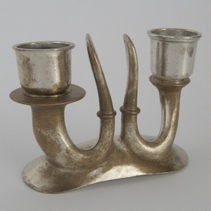 Bougeoir en corne d'aluminium de qualité supérieure avec base en laiton poli Artisan fait à la main conçu pour les intérieurs décoratifs - Product Image 2