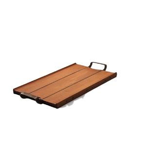 Venta al por mayor de bandeja de servicio de madera con logotipo personalizado hecha a mano con superficie pulida natural y asas de metal fuerte - Product Image 6