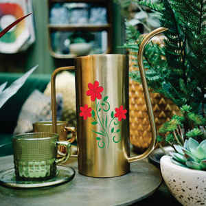 Regadera de caña de agua chapada en latón de forma alta de diseño moderno para uso en pasillo, artículos de jardín, lata de agua de alta calidad - Product Image 1