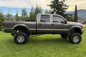 FO RD F-350 SUPER DUTY LARIAT 4X4 d'occasion, conduite à gauche/droite, 2004 - Product Image 3