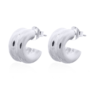 Pendientes de Plata de Ley Tubulares Redondos con Doble C en Relieve - Product Image 1