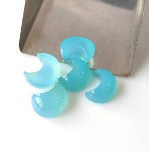 Venta al por mayor Natural Aqua Calcedonia Crescent 8mm-30mm Forma De Luna Media Luna Parte posterior plana Piedra preciosa suelta Fabricación de joyas ¡El mejor precio! - Product Image 3