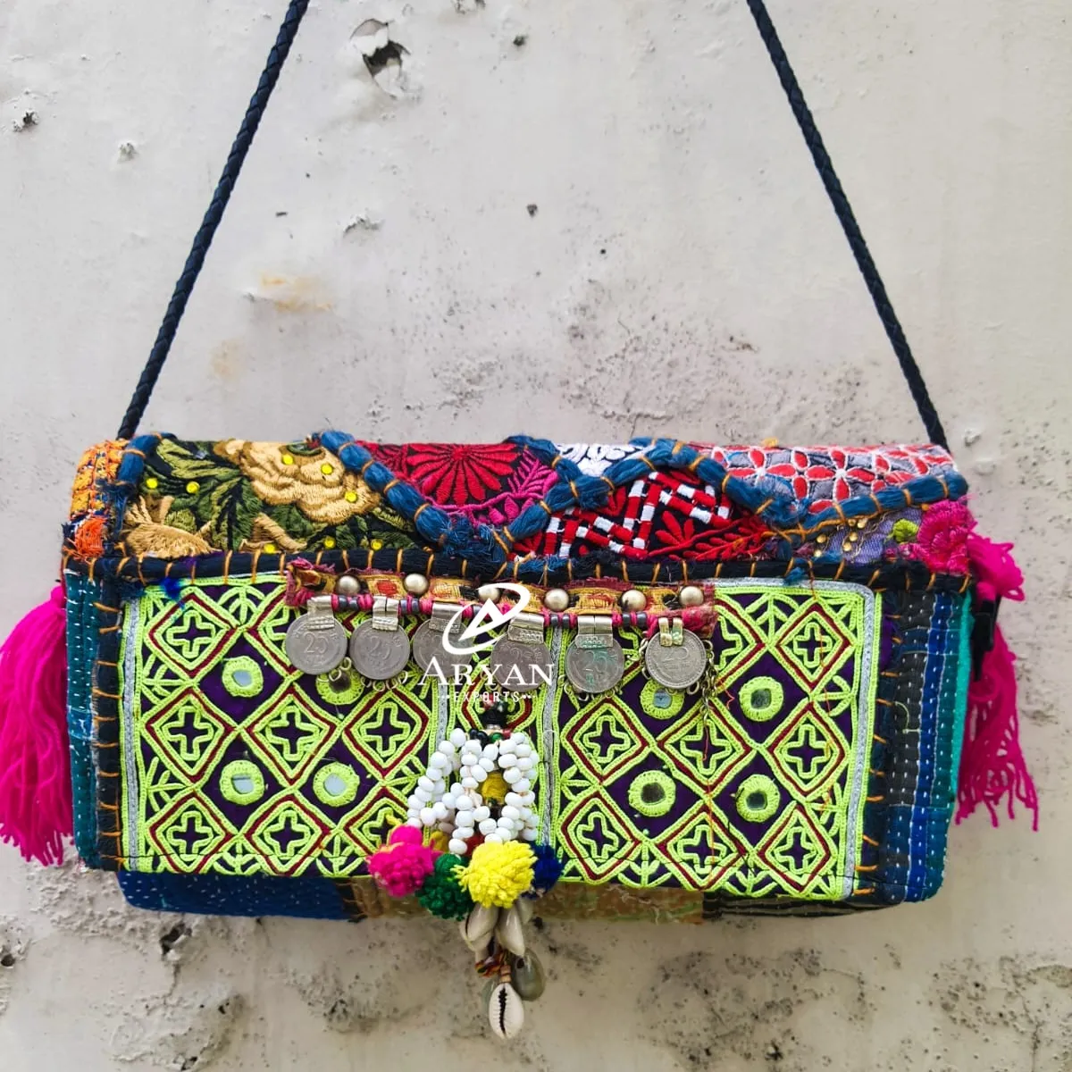 Yeni Vintage çok renkli pamuklu kumaş Boho hippi püskül Banjara çanta kabile hint nakış Patchwork deniz kabuğu iş çanta
