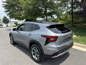 USADO LHD/RHD 2025 CHEVROLET TRAX LT FWD - Product Image 2