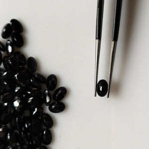 Spinelle noir naturel 6x4MM, coupe ovale, pierre précieuse en vrac de la meilleure qualité pour la fabrication de bijoux - Product Image 2
