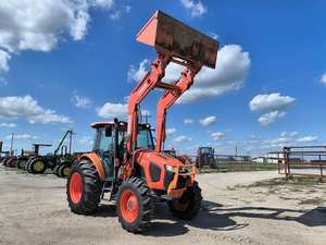 Pour le M5-111 tracteur agricole professionnel 4x4 Kubota puissance polyvalente avec moteur et pompe pour l'utilisation de la pelouse - Product Image 4