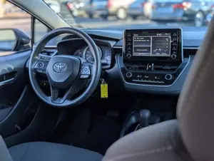 Toyota Corolla LE Usado del 2020 - Product Image 2