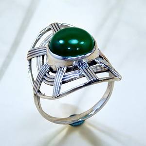 Anillo de Bisel de Plata de Ley 925 con Malaquita Natural de Corte Ovalado, Ligero, Hecho a Mano, Venta al por Mayor, Joyería Fina de Moda - Product Image 1