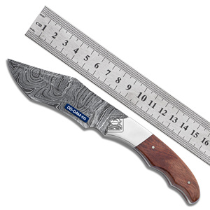 Cuchillo de Caza Hecho a Mano Damascus Deal DD-DAM-515, Hoja de Acero de Damasco de 0.20 Pulgadas de Grosor, Empuñaduras de Acero Inoxidable, Madera de Caoba - Product Image 1