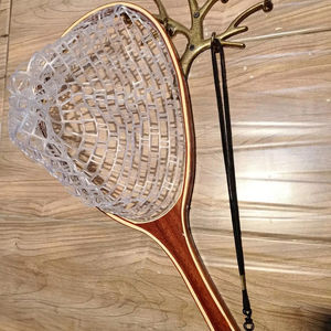 Filet d'atterrissage de pêche à la mouche en plein air Filet à truite Cadre en bois avec filet en caoutchouc Filet coulé à la main Thor Filet de pêche à la truite - Product Image 1