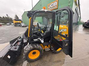 รถตักล้อยาง JCB C270 มือสองสภาพดี พร้อมมอเตอร์ รับน้ำหนัก 1-3 ตัน รถตักอเนกประสงค์พร้อมบุ้งกี๋คู่ - Product Image 4