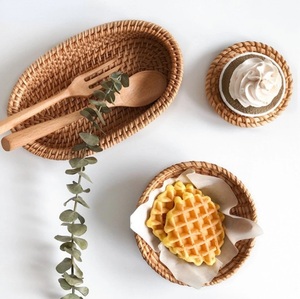 Cesta de mimbre tejida a mano, accesorio respetuoso con el medio ambiente, bandeja de mimbre hecha a mano, cesta rústica Vintage - Product Image 3