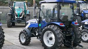 2024 LS para tractor con cabina y bomba de núcleo de cargador y componentes de caja de cambios disponibles para la venta - Product Image 6