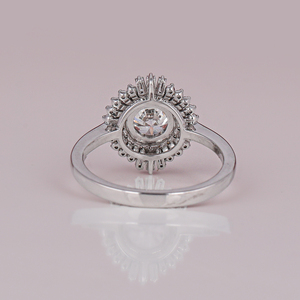 Anillo de compromiso de oro macizo de 18 quilates Diseño de doble Halo Starburst con diamante de corte Baguette Chapado en oro Certificado sin conflictos IGI - Product Image 3