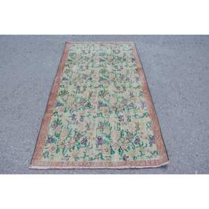 Tapis turc vintage en laine beige et vert, 3,6 x 6,2 pieds, fait main, grand tapis rectangulaire, design patchwork pour couloir, chambre en latex - Product Image 1