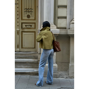 Gabardina Corta Verde Oliva para Mujer - Product Image 1