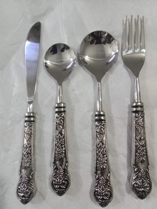 การออกแบบช้อนและชุดช้อนส้อมที่กำลังเป็นที่นิยม ทำจากโลหะคุณภาพสูง ใช้ในบ้านและร้านอาหาร - Product Image 3