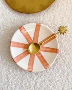Cuillère à thé en laiton doré au design floral Ustensile élégant et élégant pour thé café salle à manger et décor de cuisine - Product Image 4