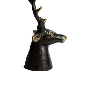Sculpture de cerf vintage candélabre en bronze cerf bougeoir avec capacité de 2 bougies pour les occasions de Noël - Product Image 3