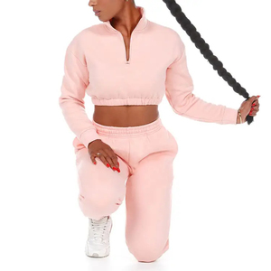 ชุดวอร์มกำมะหยี่แบบ 2 ชิ้น เสื้อครอปฮู้ดดี้และกางเกงวอร์ม พร้อมโลโก้สั่งทำ สำหรับผู้หญิง ราคาขายส่ง - Product Image 6