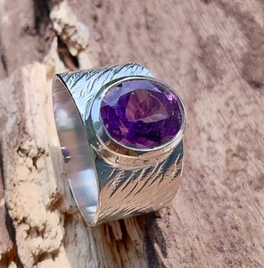 Bague de style classique en argent 925 avec pierre de naissance en améthyste pour cadeau de mariage de fiançailles pour femmes ou anniversaire - Product Image 3