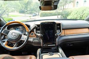 Dodge RAM 3500 Laramie Longhorn Crew Cab 4x4 2020 con Volante a la Izquierda - Product Image 3