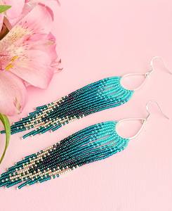 Pendientes color verde azulado, pendientes estéticos, pendientes con flecos de cuentas, pendientes con cuentas, pendientes con cuentas de semillas, pendientes con cuentas estilo Royalcore, pendientes con cuentas degradados - Product Image 2