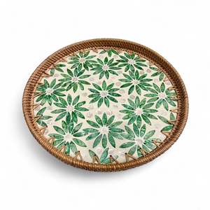 Plateau décoratif en rotin fait main avec incrustation de nacre, écologique, coquille naturelle, plateau de table pour la maison - Product Image 1