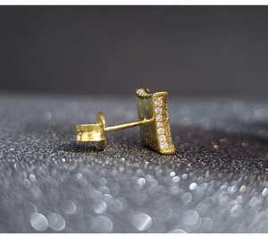 ต่างหูเพชรทองน้ำหนักเบาสวยงามสำหรับผู้หญิง เครื่องประดับระยิบระยับหรูหรา เหมาะสำหรับเป็นของขวัญและสวมใส่ในชีวิตประจำวัน - Product Image 2