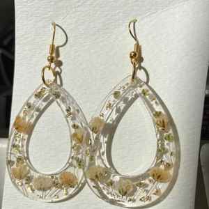 ต่างหูเรซิ่นแบบคลาสสิกทันสมัย ปี 2026 สำหรับผู้หญิง ออกแบบเองได้ แฟชั่นงานแต่งงาน งานหมั้น ปรับขนาดและสีได้ - Product Image 1