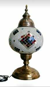 Lámparas de cristal multicolores hechas a medida adecuadas para mantener en pisos y escritorios ideales para reventa en tiendas caseras - Product Image 3