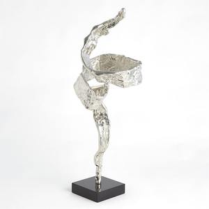 Sculpture unique en aluminium fabriquée à la main avec un design lisse, parfaite pour la décoration de la maison moderne et les idées de cadeaux - Product Image 5