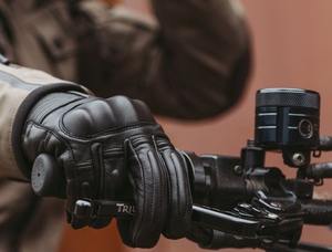 Gants de moto respirants à la mode au design rétro Gants de motocross en peau de mouton souple Fonction écran tactile pour équipement de chevalier - Product Image 3