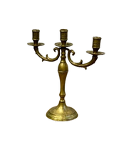 Grand candélabre décoratif moderne en aluminium à 3/5 bras, finition argentée, pour mariage et décoration intérieure, porte-bougies et centre de table