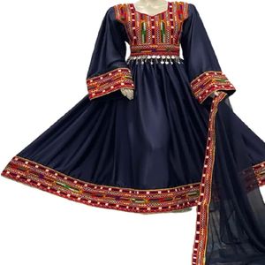 ชุดเดรสอัฟกันสีดำงานทำมือสวยงามมีเชือกผูกที่มีเสน่ห์ในอัตราการขายส่งและ MOQ ต่ำปักมือล่าสุดสำหรับผู้หญิง - Product Image 1