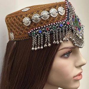 Chapeau de luxe en velours doré afghan avec bordure de pièces d'argent en relief, grand médaillon floral central et chaîne argentée en cascade - Product Image 5