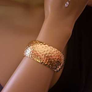 Bracelet manchette large ajustable en laiton pur 100% fait main, motif floral moderne, cadeau pour maman, artisanat MS - Product Image 1