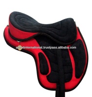 Vente en gros Selle de cheval Endurance sans arbres en cuir synthétique avec étrier Selle anglaise complète