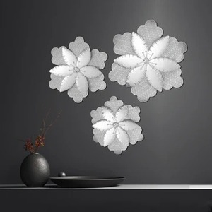 Arte Metálico Opulento para Pared, Escultura Decorativa con Acabado Dorado que Agrega Elegancia y Estilo a la Sala de Estar, el Dormitorio o la Oficina - Product Image 4