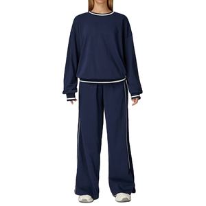Survêtement de course de gymnastique d'hiver pour femmes Ensemble de sports de plein air confortable avec sweat à capuche contrasté Ensemble 2 pièces - Product Image 3