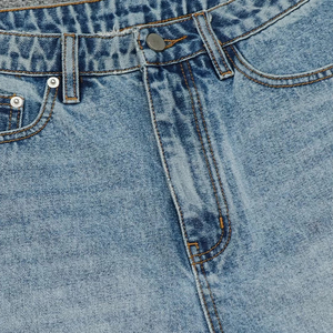 Pantalones cortos vaqueros desgastados cortos con diamantes de imitación y logotipo bordado personalizado al por mayor para hombre - Product Image 4