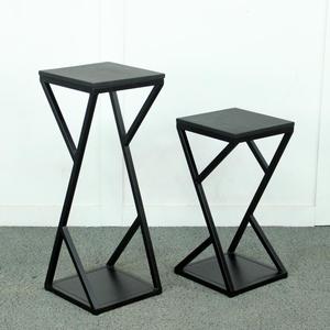 Ensemble en bois de chêne massif et fer à repasser tables de chevet à deux tables de style antique pour chambre à coucher ou salon meubles de maison traditionnels - Product Image 2